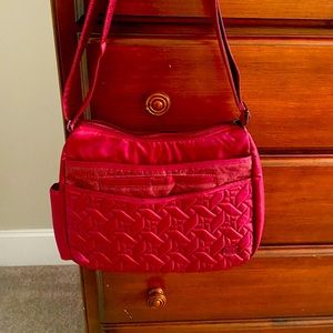 Lug crossbody